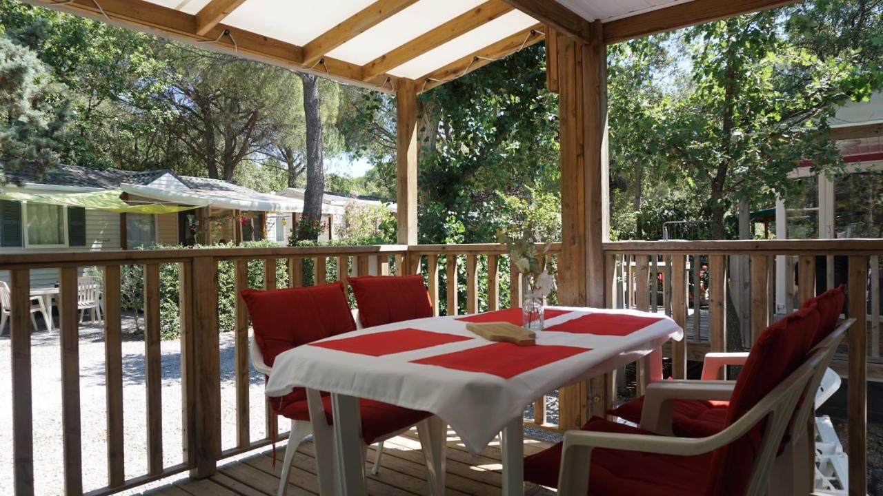 Hotel Luxe Chalet Voor 5 Personen Op Camping Lei Suves - Joycasa Roquebrune-sur Argens Exteriér fotografie